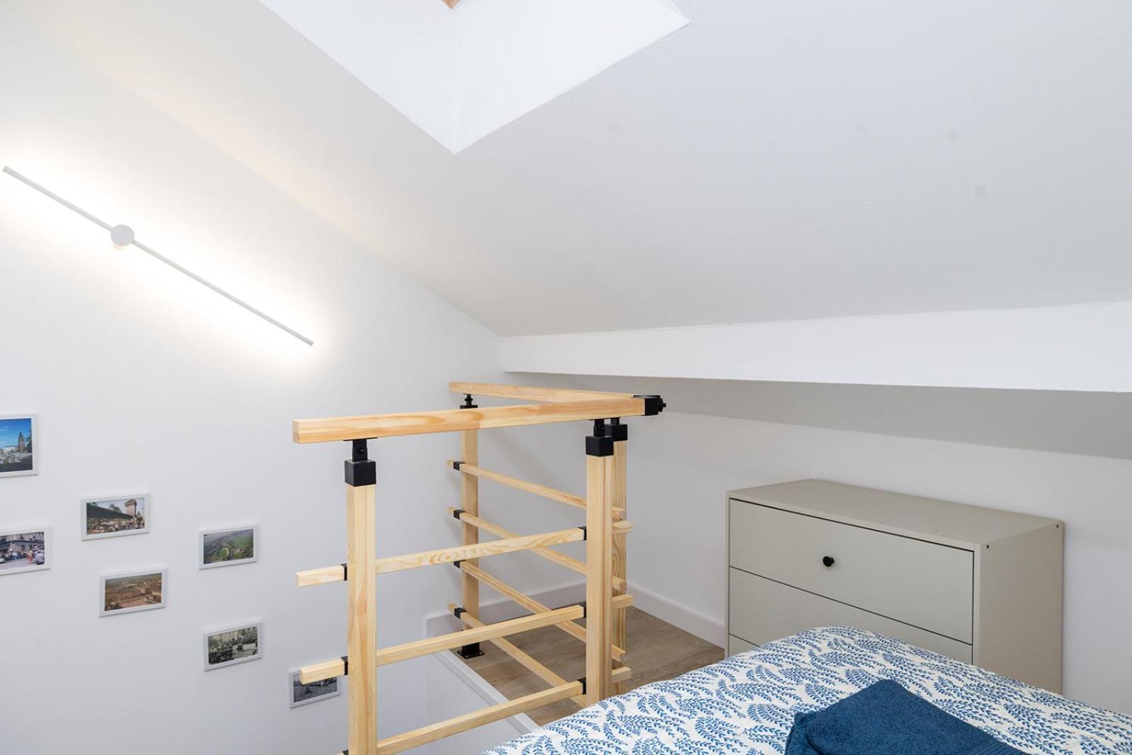 In The Heart Of Historical District With Free Parking Apartment